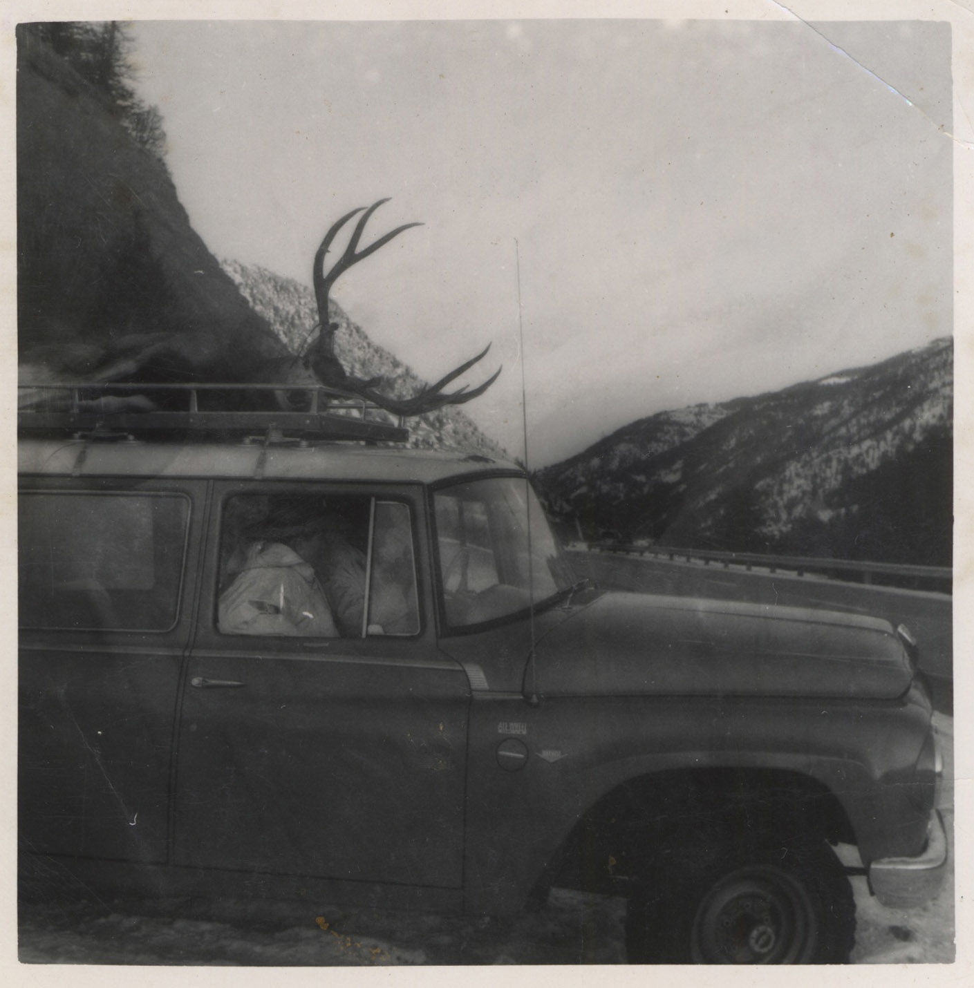 A vintage photo of the Eastman family hunting.